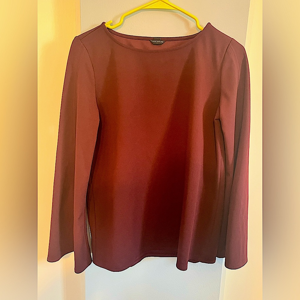 Ann Taylor bell sleeve burgundy blouse women’s small